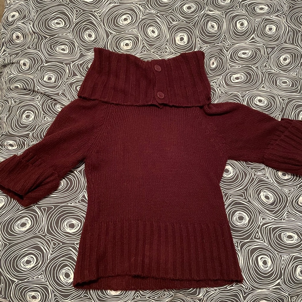 Burgundy sweater w/ oversized fold down necklace